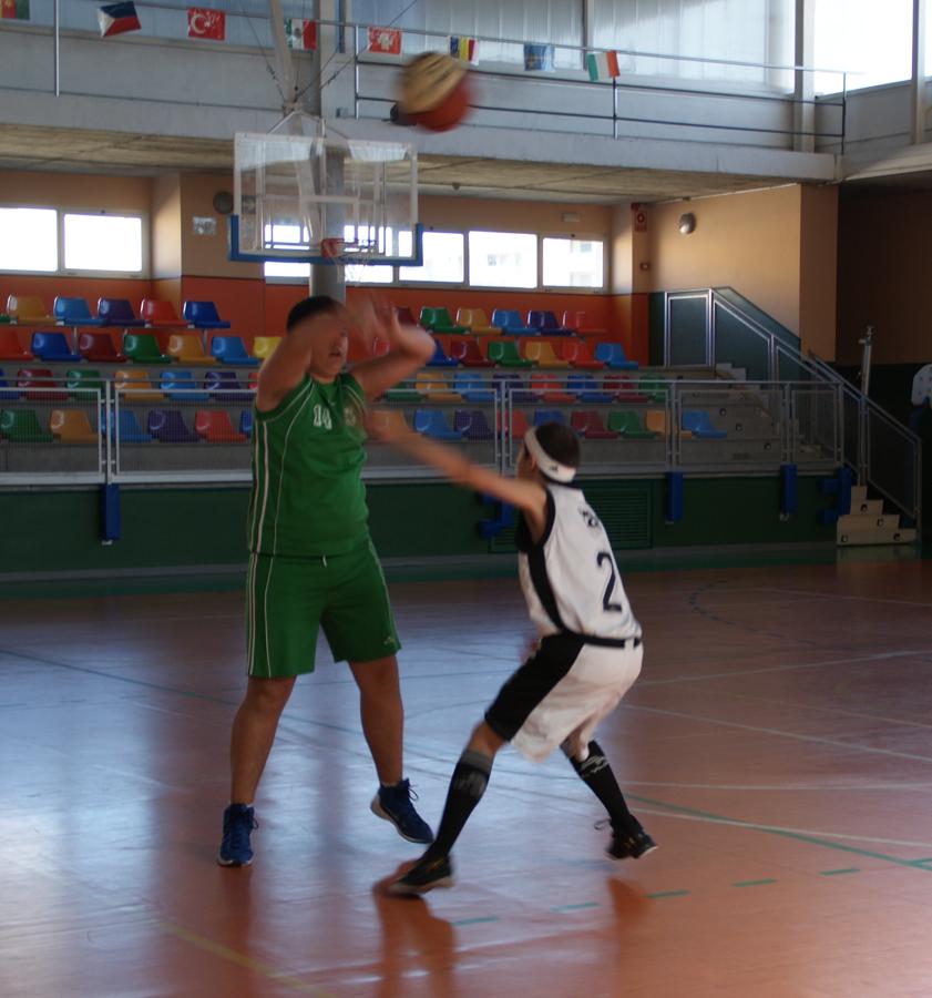 En imágenes: Los dos últimos partidos de la liga de baloncesto; Claret A vs El Prado y Safa vs Santa María del Yermo