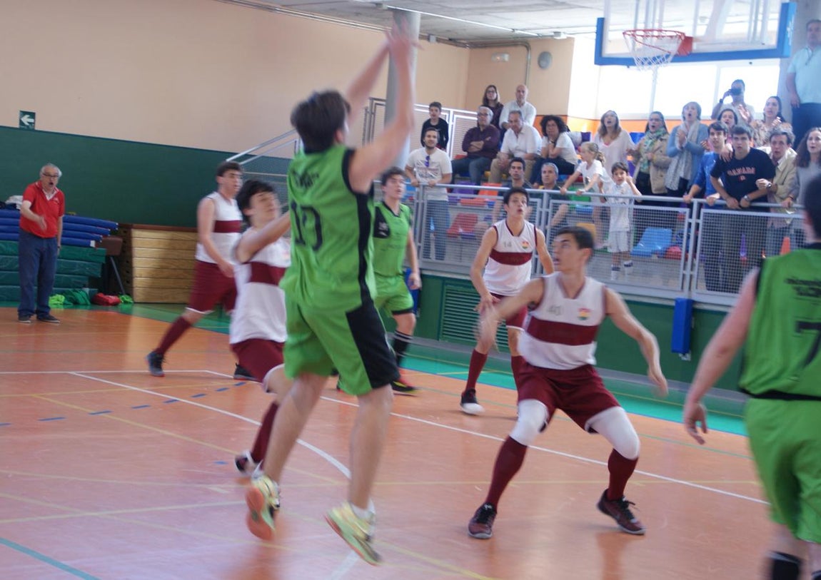 En imágenes: Los dos últimos partidos de la liga de baloncesto; Claret A vs El Prado y Safa vs Santa María del Yermo