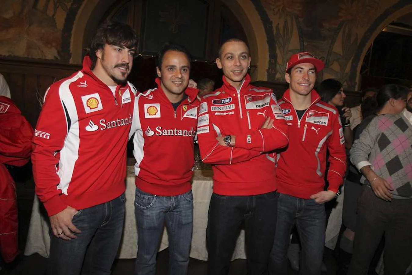 De izquierda a derecha, Fernando Alonso, Felipe Massa, Valentino Rossi y Nicky Hayden, en una reunión en Madonna di Campiglio, el cuartel general de la casa Ferrari