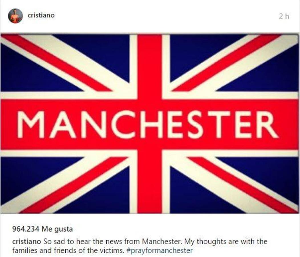 Cristiano Ronaldo, futbolista. «Muy triste escuchar las noticias de Manchester. Mis pensamientos están con las familias y amigos de las víctimas»