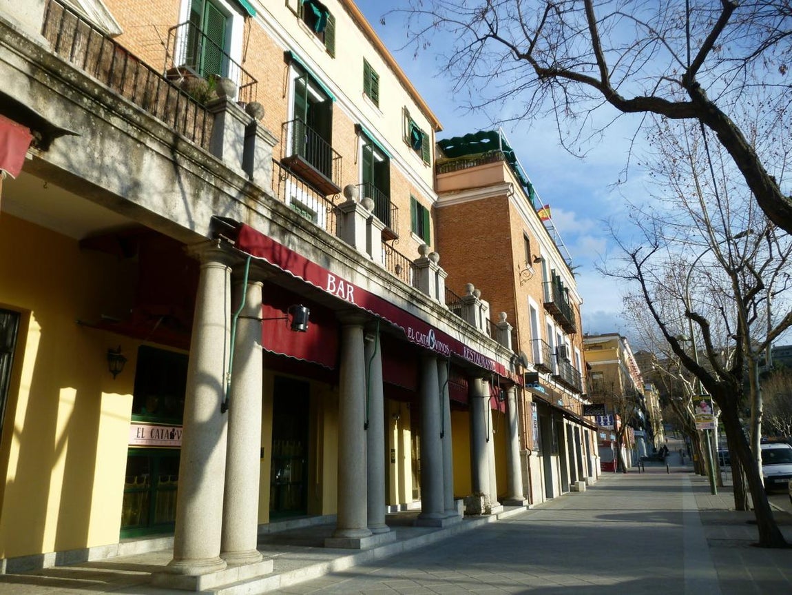 Aspecto actual del primer Bloque (1942-44) que se levantó en la avenida de la Reconquista. FOTO RAFAEL DEL CERRO. 