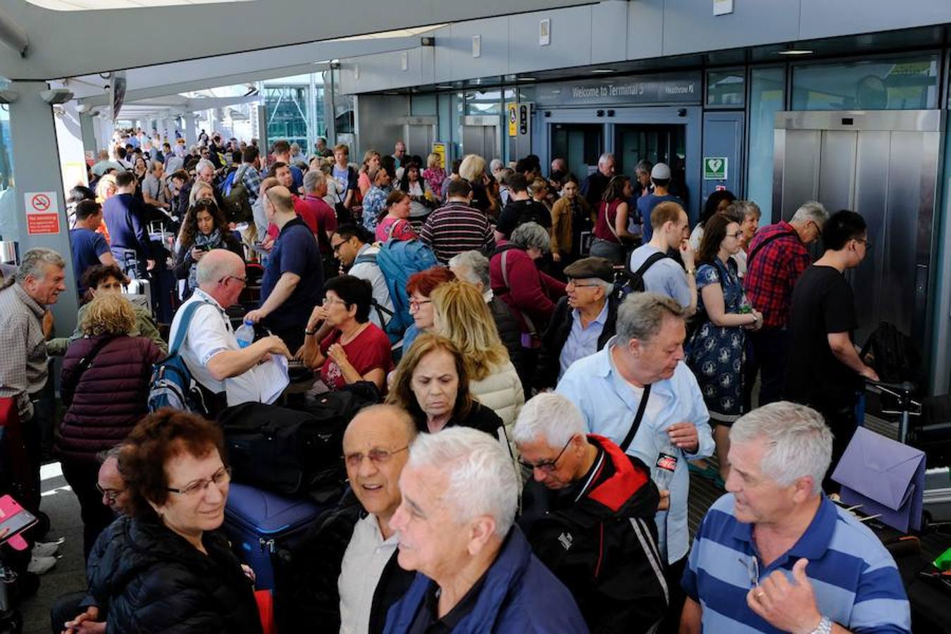 Por sexta vez en doce meses, el sistema informático de British Airways se ha colapsado creando serios contratiempos en los mayores aeropuertos británicos. 