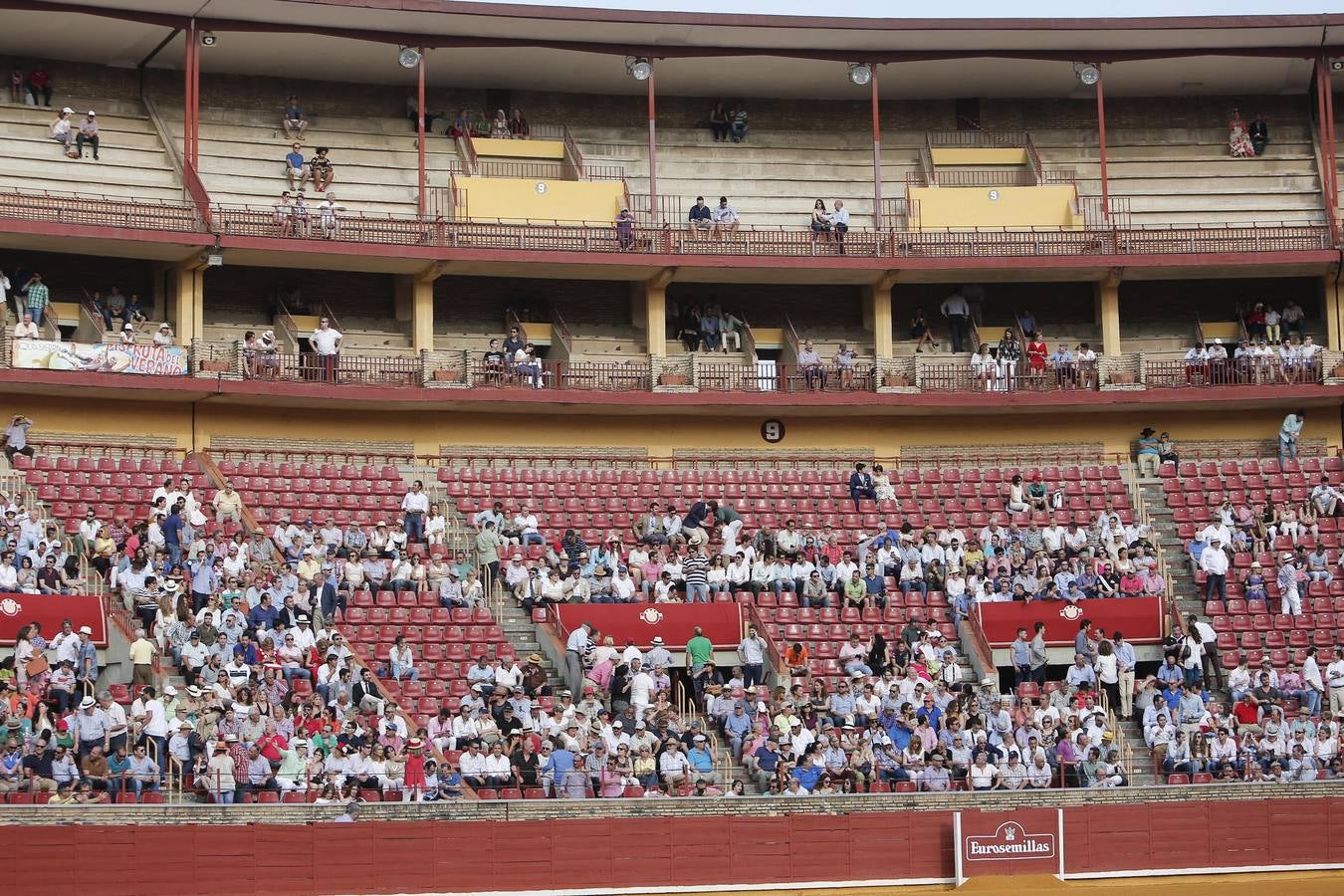 La corrida de Morante, Manzanares y Roca Rey, en imágenes