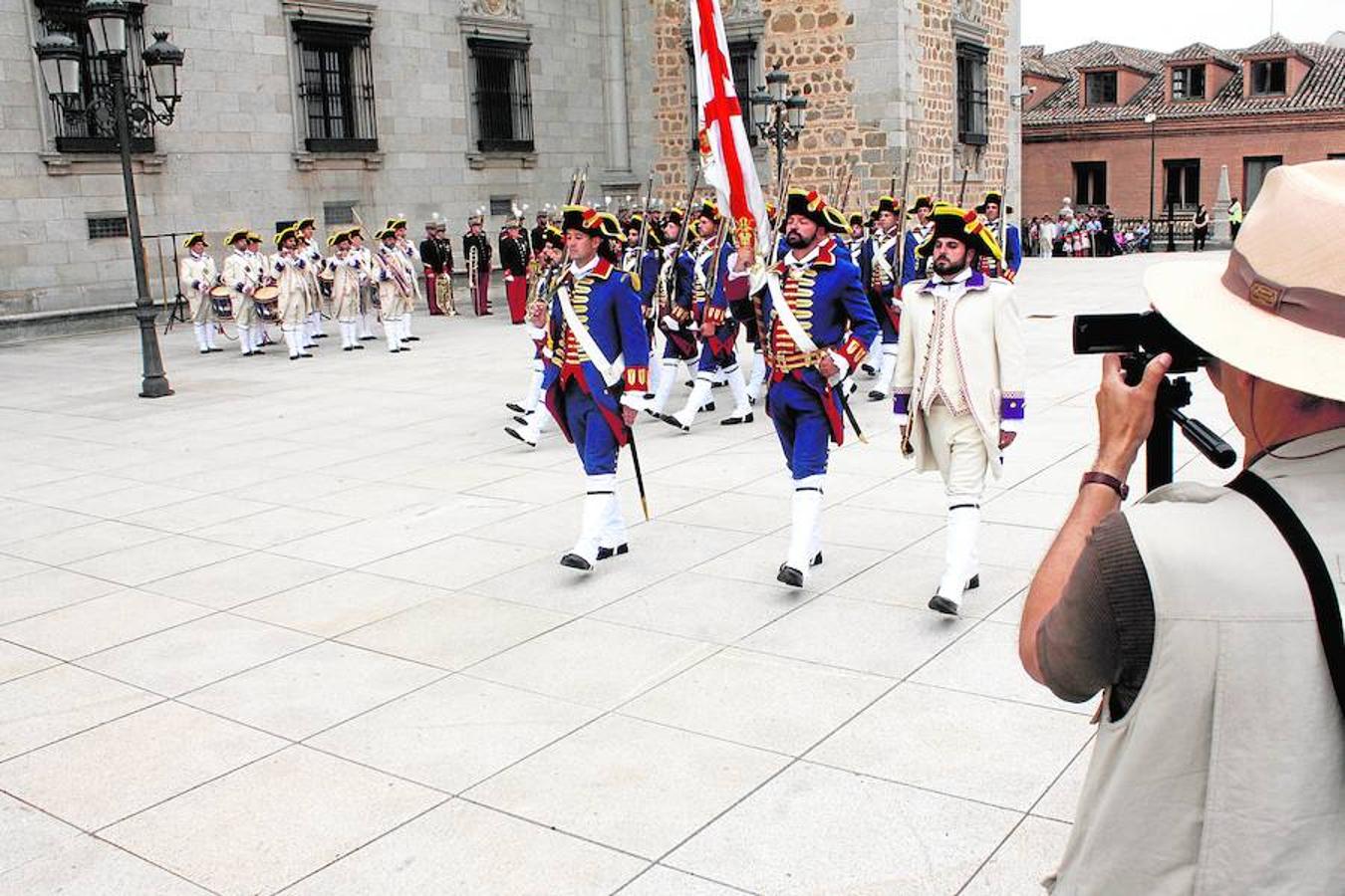 El relevo de guardia del Alcázar, en imágenes