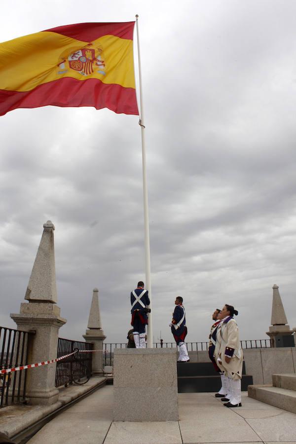 El relevo de guardia del Alcázar, en imágenes