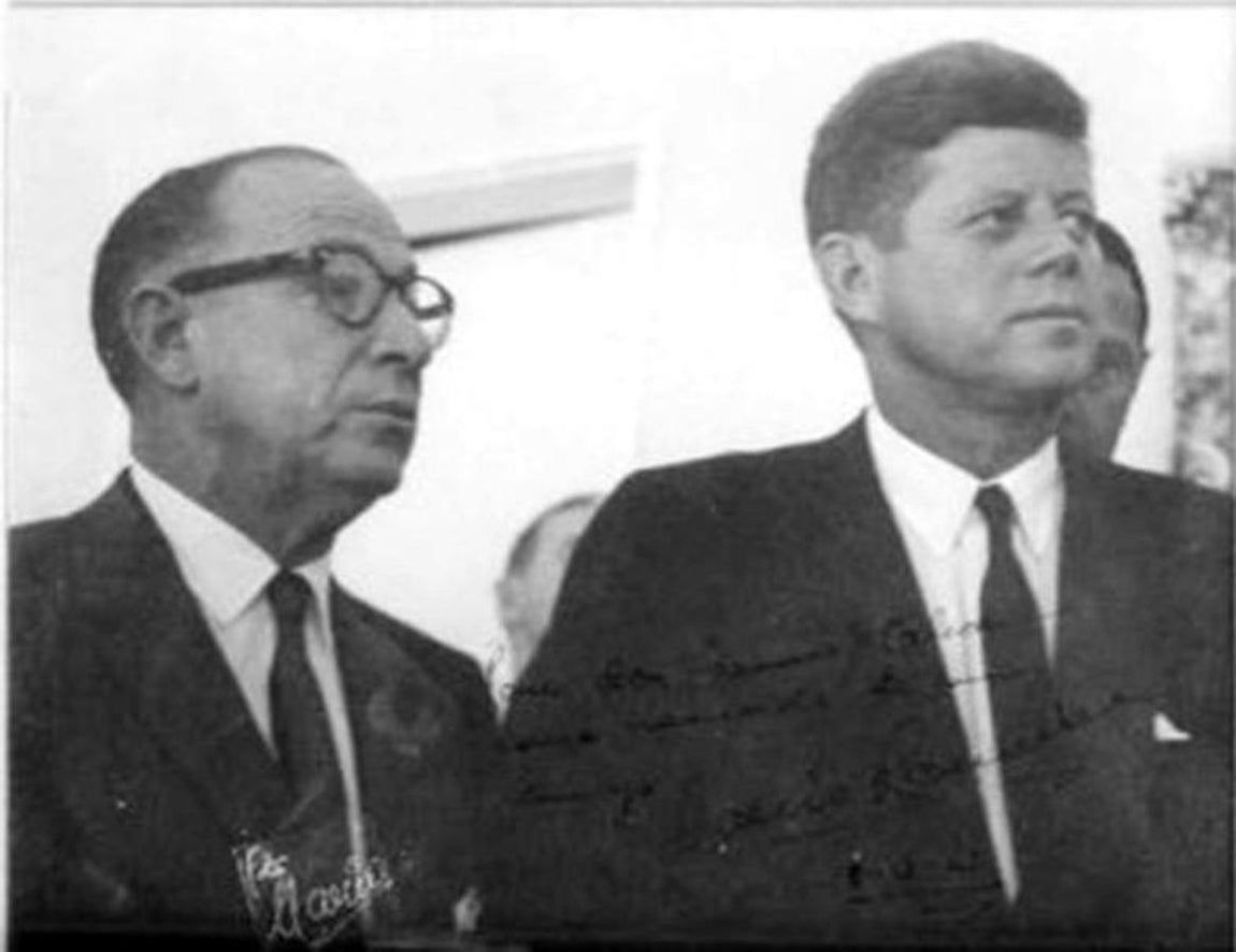 JFK en una visita a Costa Rica junto a Chico Orlich. 