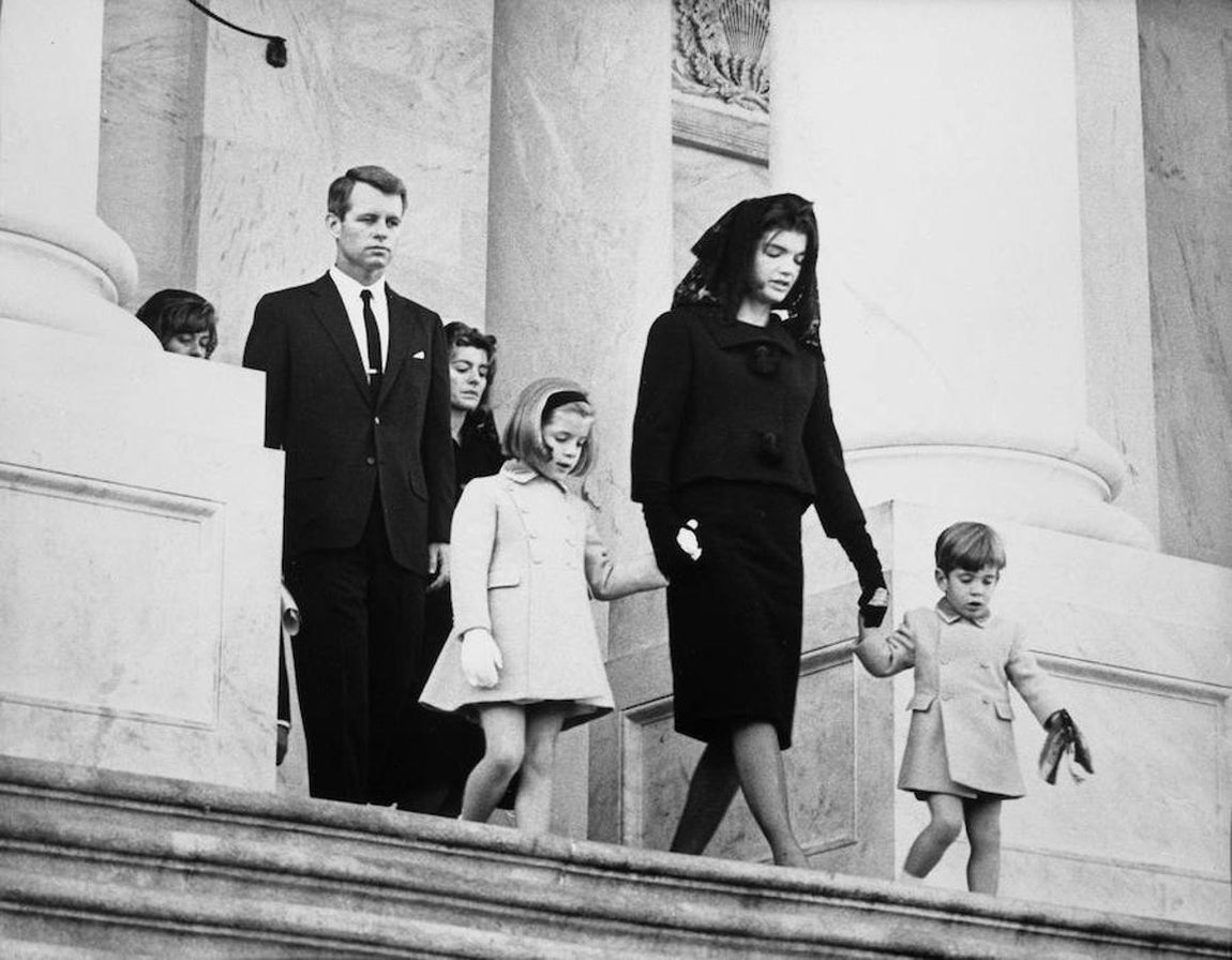 La familia Kennedy asiste al funeral de CFK. 