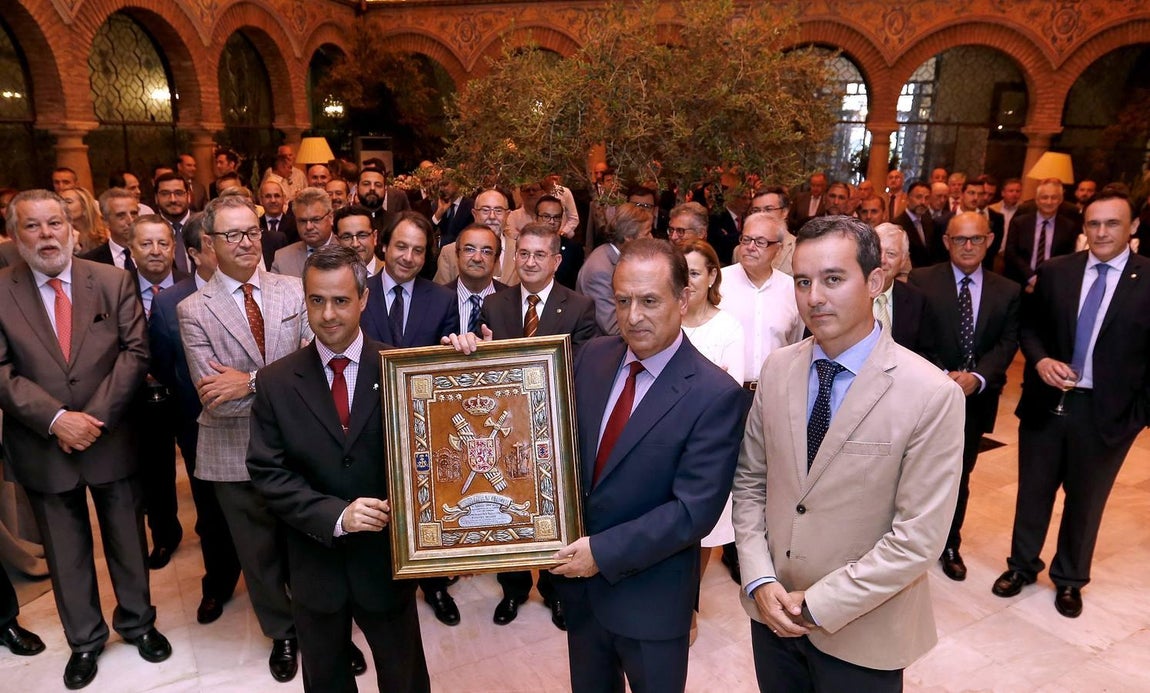 La despedida al coronel Fuentes de la Guardia Civil de Córdoba, en imágenes