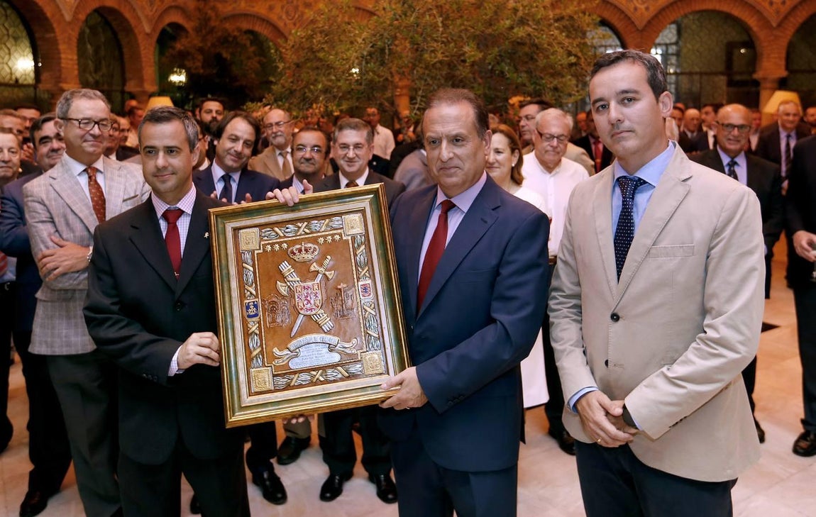 La despedida al coronel Fuentes de la Guardia Civil de Córdoba, en imágenes