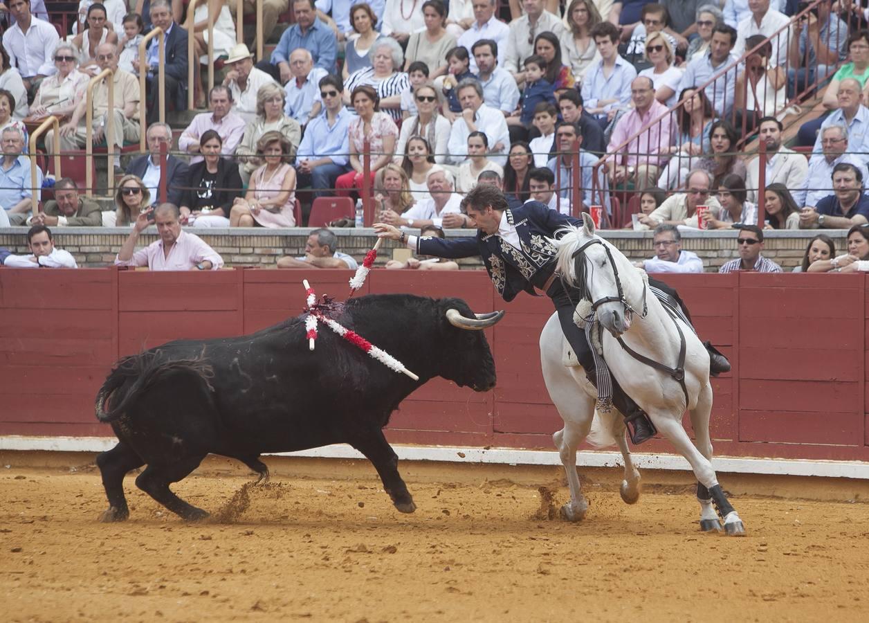 La corrida de rejones que cerró la feria taurina, en imágenes