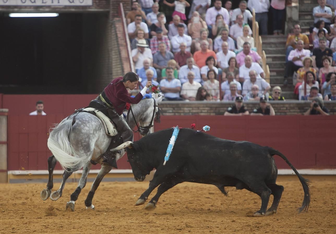 La corrida de rejones que cerró la feria taurina, en imágenes