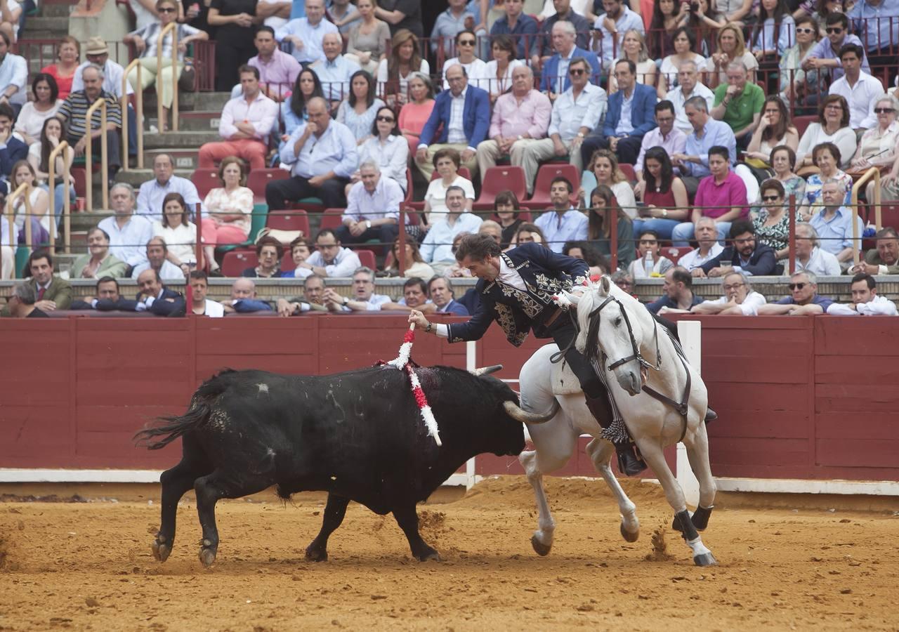 La corrida de rejones que cerró la feria taurina, en imágenes