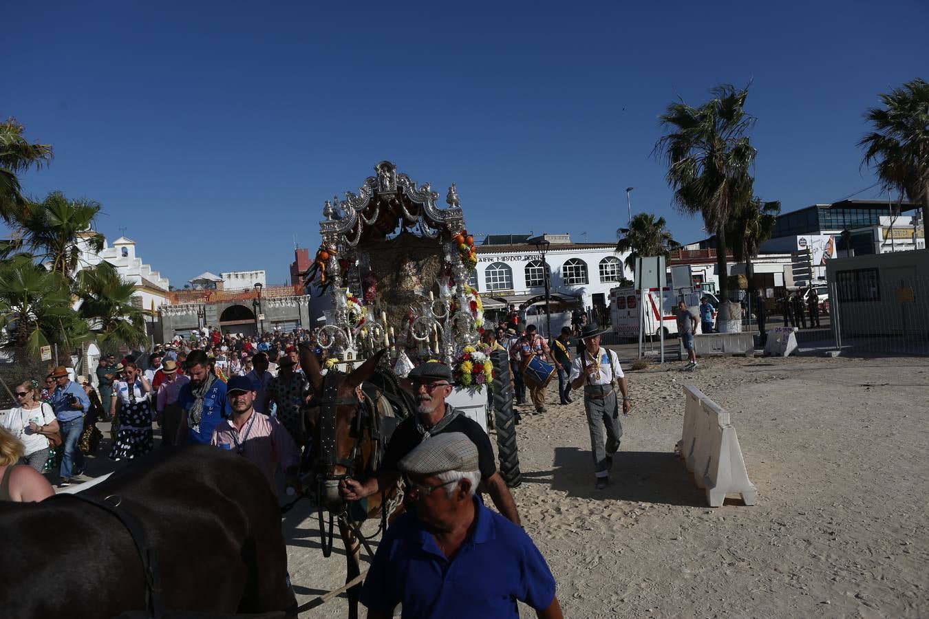 La hermandad del Rocío de Cádiz llega a Bajo de Guía