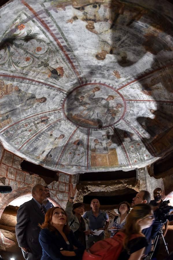 La bóveda estaba hasta ahora completamente ennegrecida. 