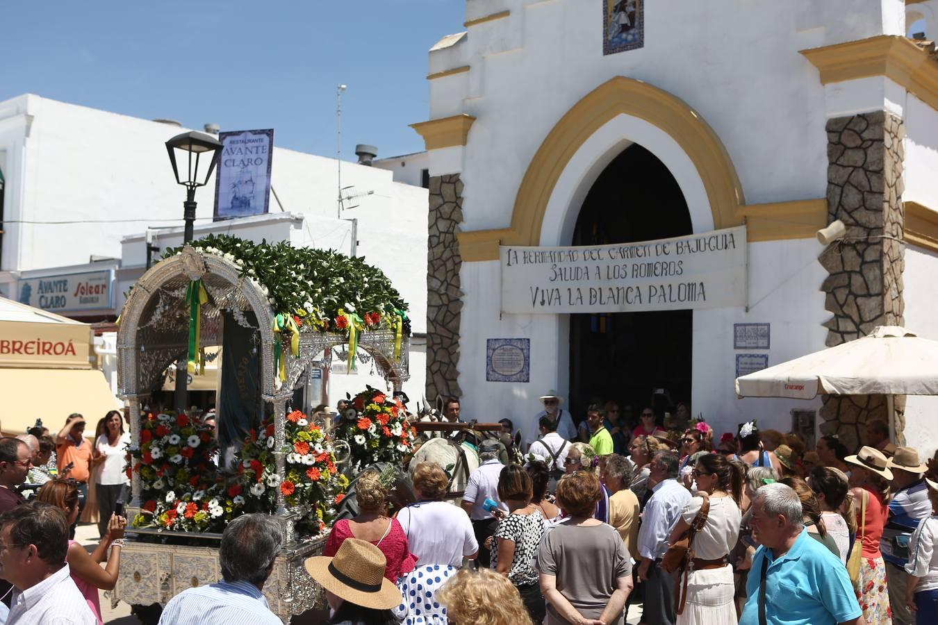 Las hermandades del Rocío vadean el Guadalquivir