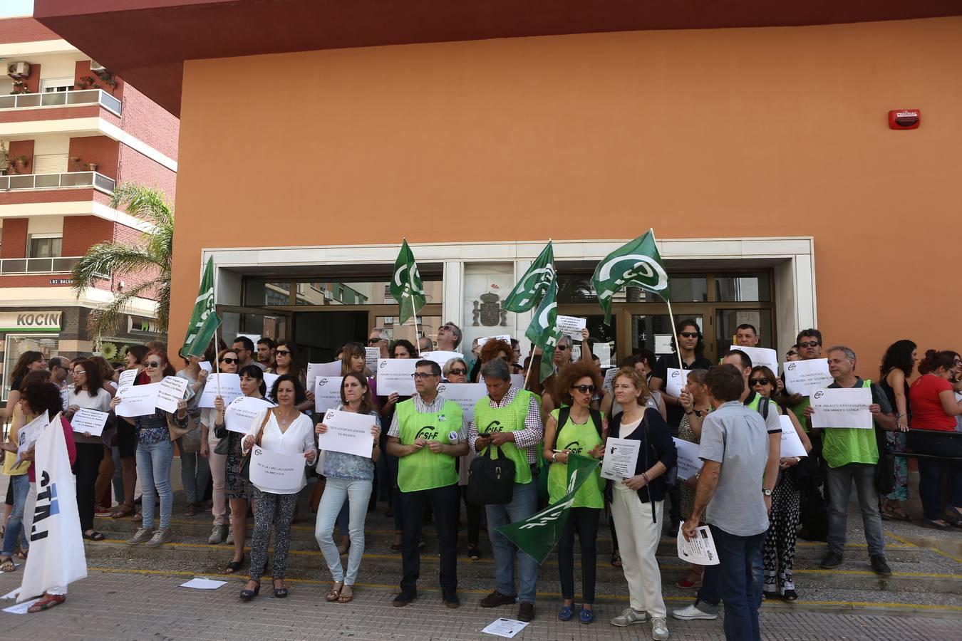 Protestas en los Juzgados de Cádiz por la falta de personal