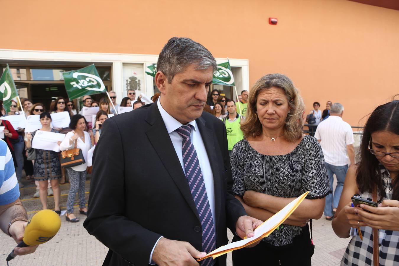 Protestas en los Juzgados de Cádiz por la falta de personal