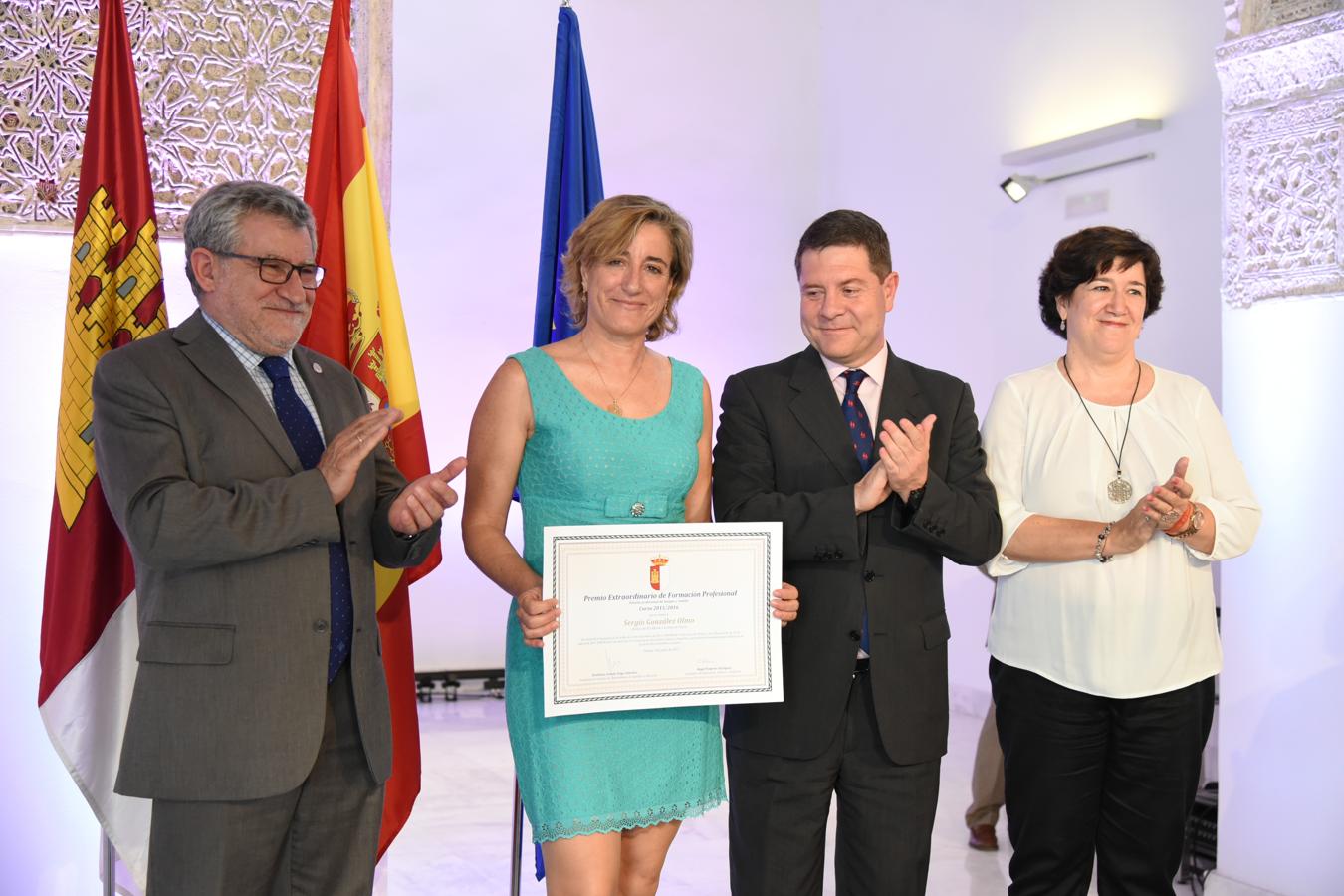 La entrega de premios extraordinarios de Formación Profesinol, en imágenes