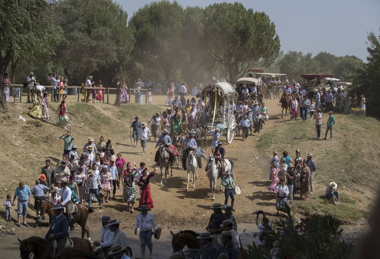 Los romeros empiezan a llegar a la aldea