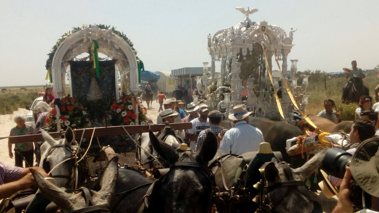 Los romeros empiezan a llegar a la aldea