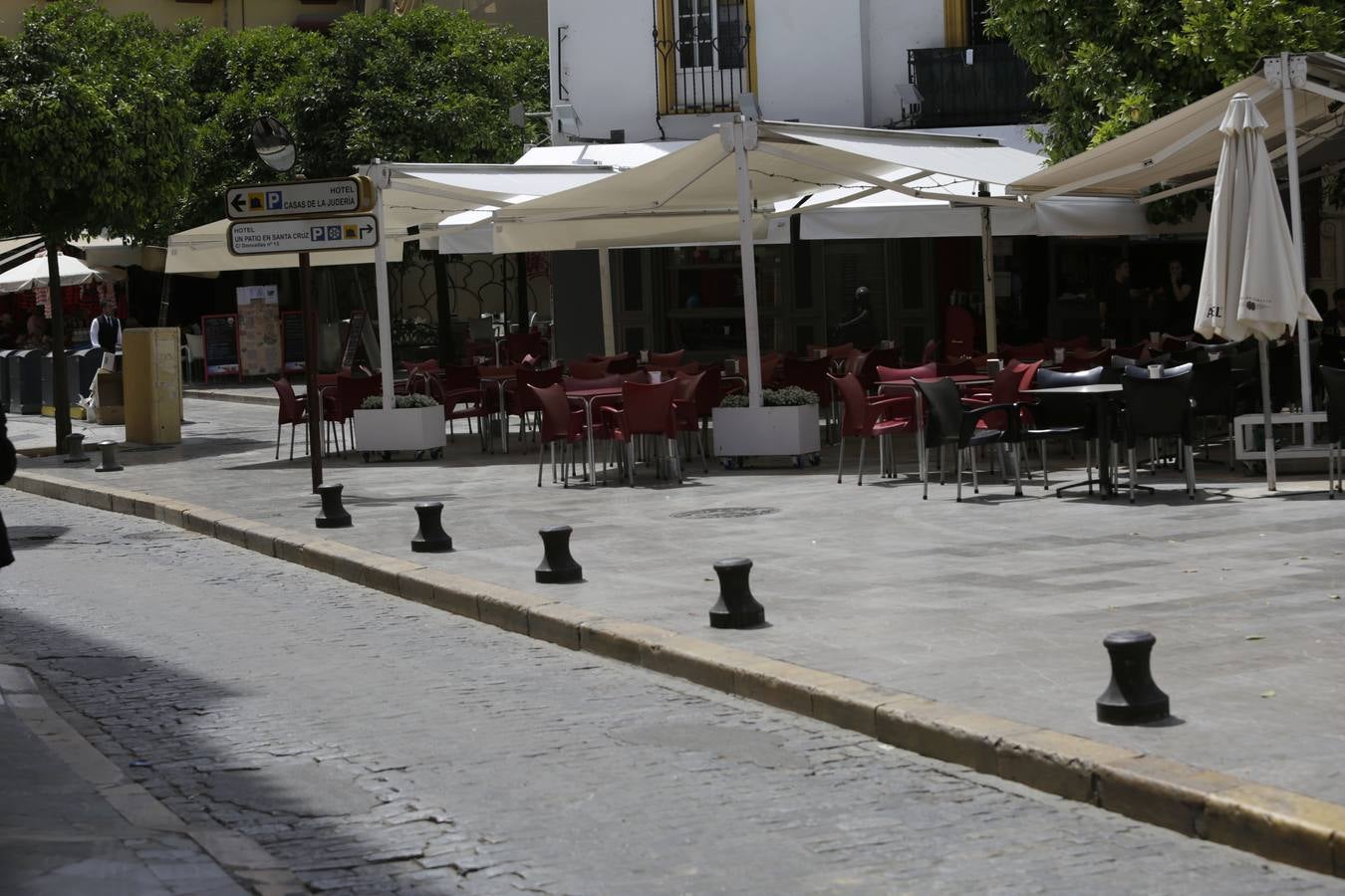 Sevilla, la ciudad de los bolardos mutantes