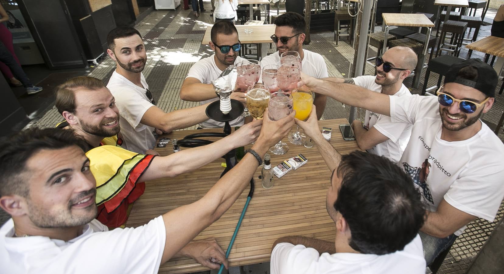 Los desmanes de las despedidas de soltero en Sevilla, en imágenes