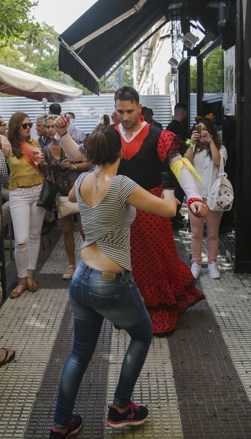 Los desmanes de las despedidas de soltero en Sevilla, en imágenes