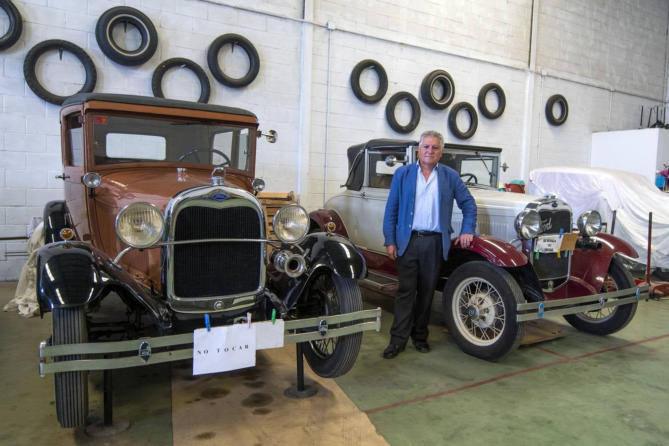 El abanico de coches clásicos, y de lujo, disponible para los sevillanos