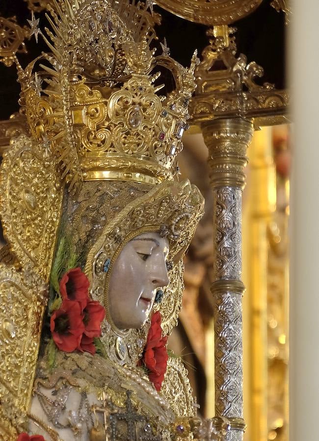 La Misa Pontifical en El Rocío, en imágenes