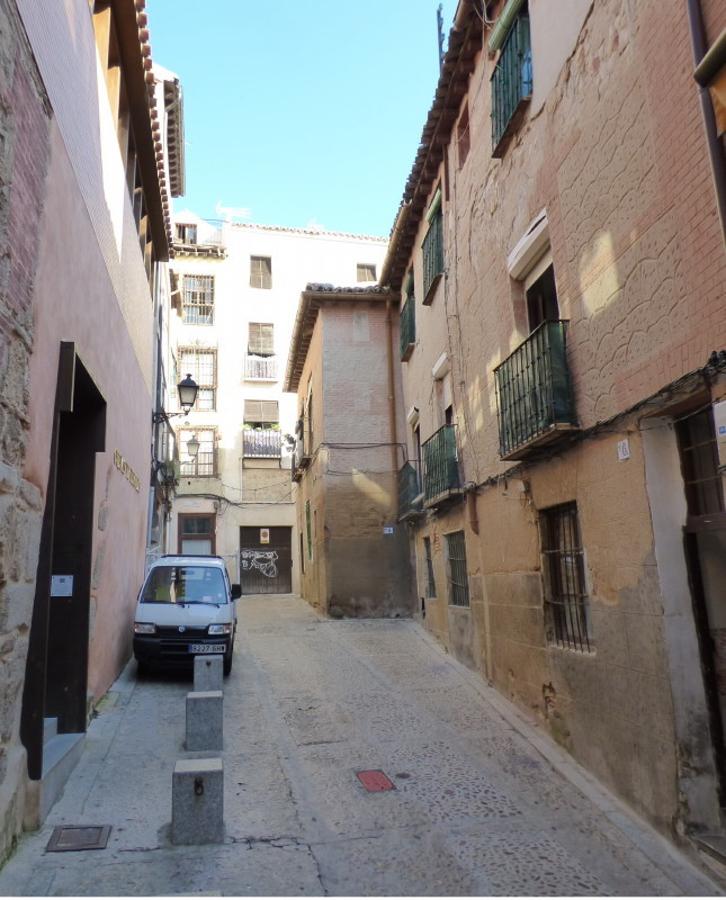 Callejón de San Ginés donde estuvo la central de la Red Telefónica de Toledo entre 1890 y 1914. FOTO RAFAEL DEL CERRO