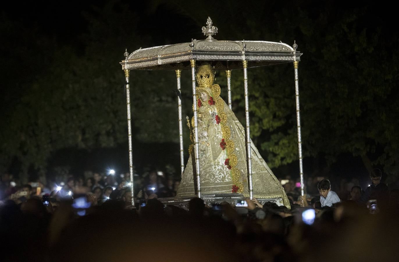 Las imágenes de la salida de la Virgen del Rocío