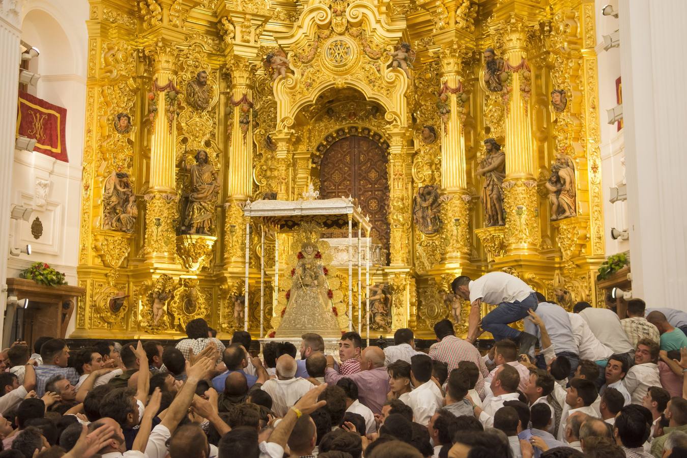 Las imágenes de la salida de la Virgen del Rocío