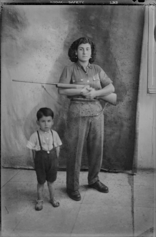 Estudio de fotografía (1935-1939), Trípoli, Líbano. Negativo de gelatina de plata sobre película de acetato de celulosa.. 