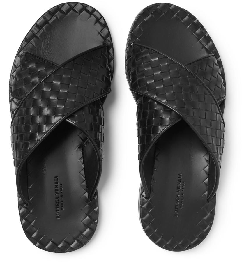 Sandalias de Bottega Veneta. Negras y trenzadas (Precio: 520 euros)