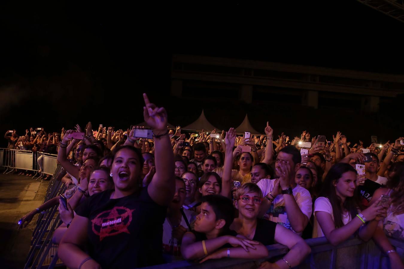 Melendi se deja la piel en el Auditorio Rocío Jurado en Sevilla