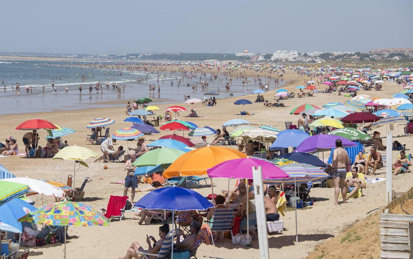 Lleno absoluto en las playas andaluzas