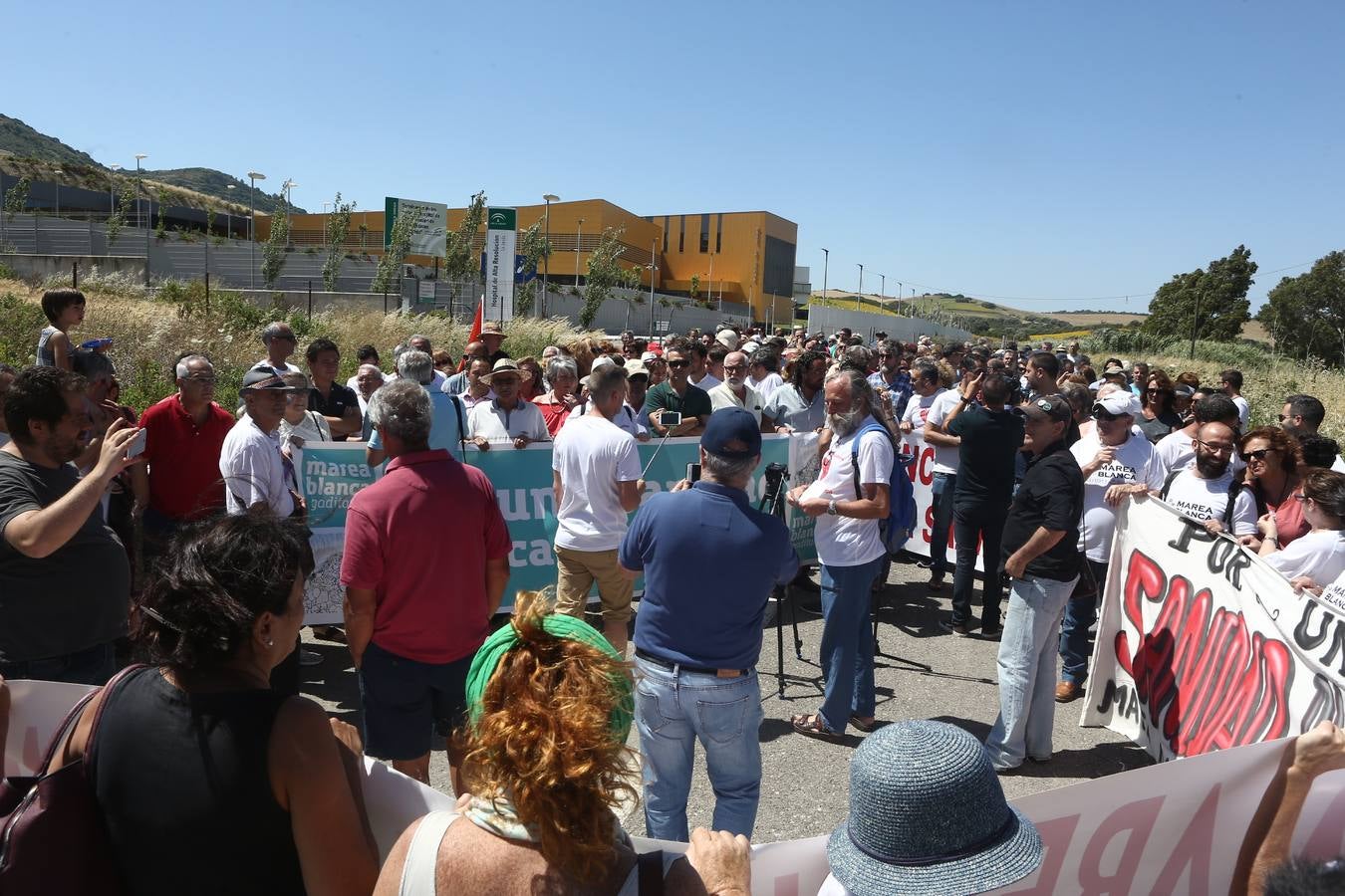 Manifestación en Vejer para reclamar la apertura del hospital