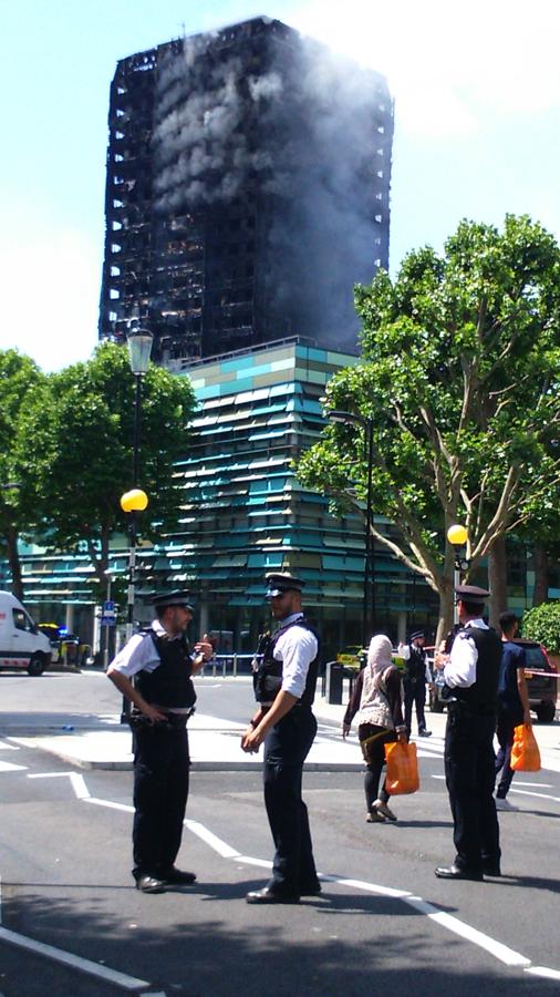 En imágenes: Un incendio devora un edificio en Londres