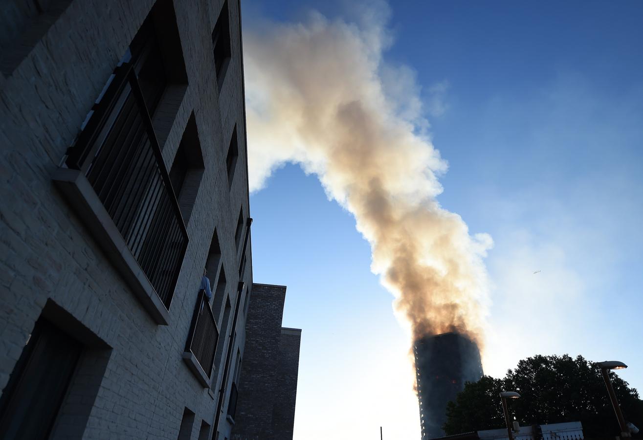 En imágenes: Un incendio devora un edificio en Londres