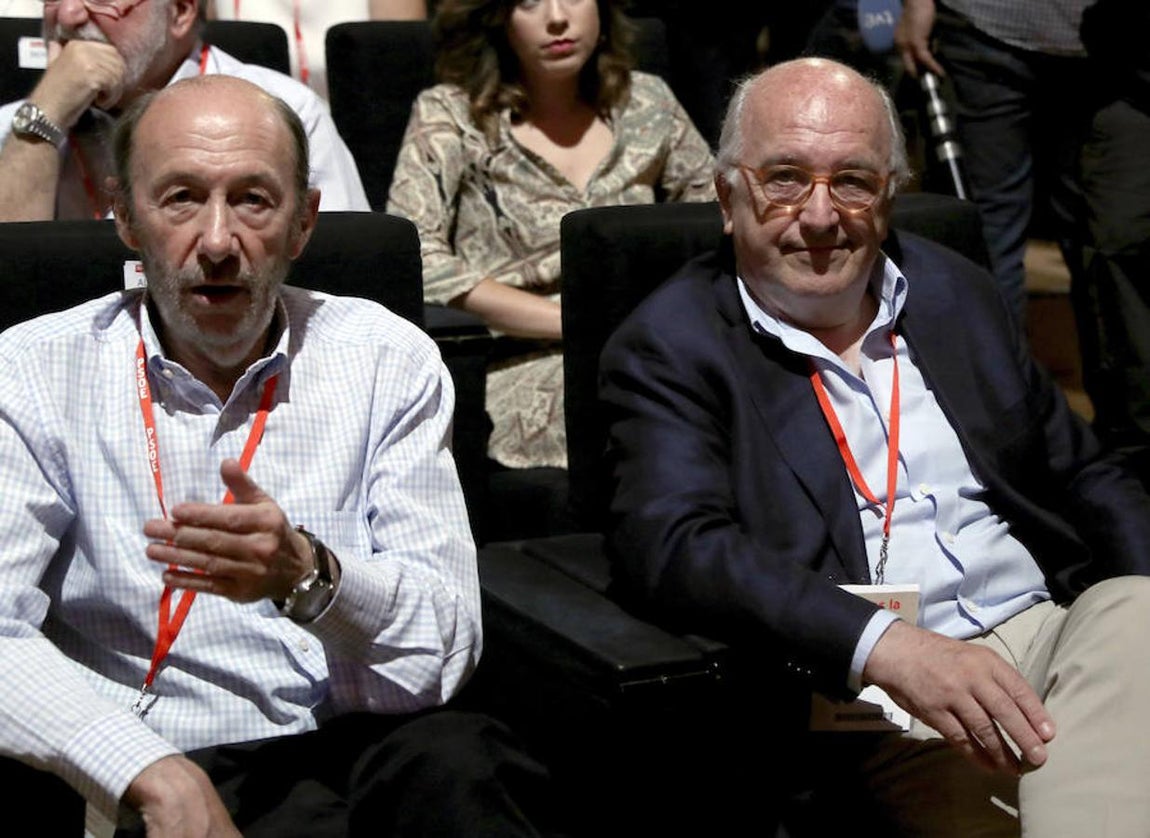 Tampoco han faltado Almunia y Rubalcaba. 