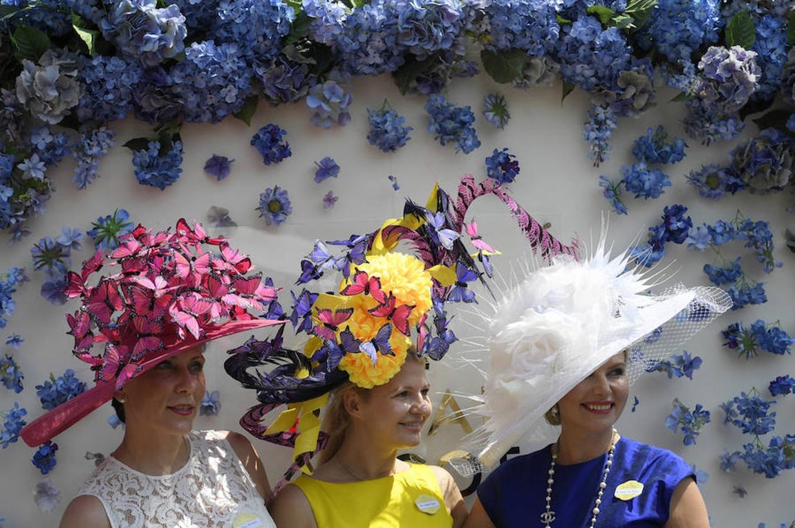 «Si hace mucho calor dejaremos que la gente se quite la chaqueta y se relaje un poquito. Se haría el anuncio públicamente y cada uno tomará su decisión», explicó alegando que «la salud y la seguridad son obviamente primordiales, estas temperaturas son las más altas que hemos tenido en mucho tiempo, es solo sentido común saber que debemos tener cuidado». 