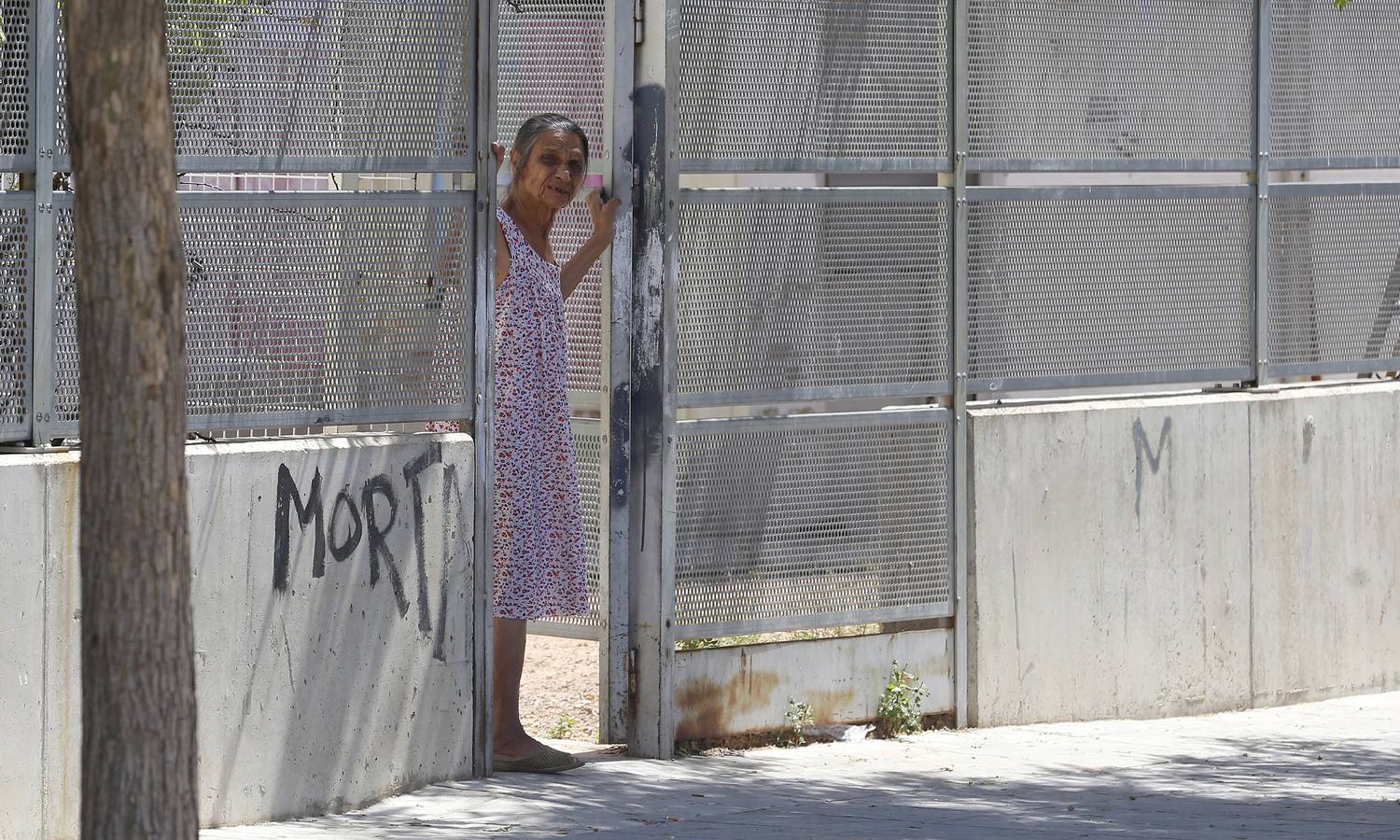 En imágenes, un día por el distrito Sur, el quinto barrio más pobre de España