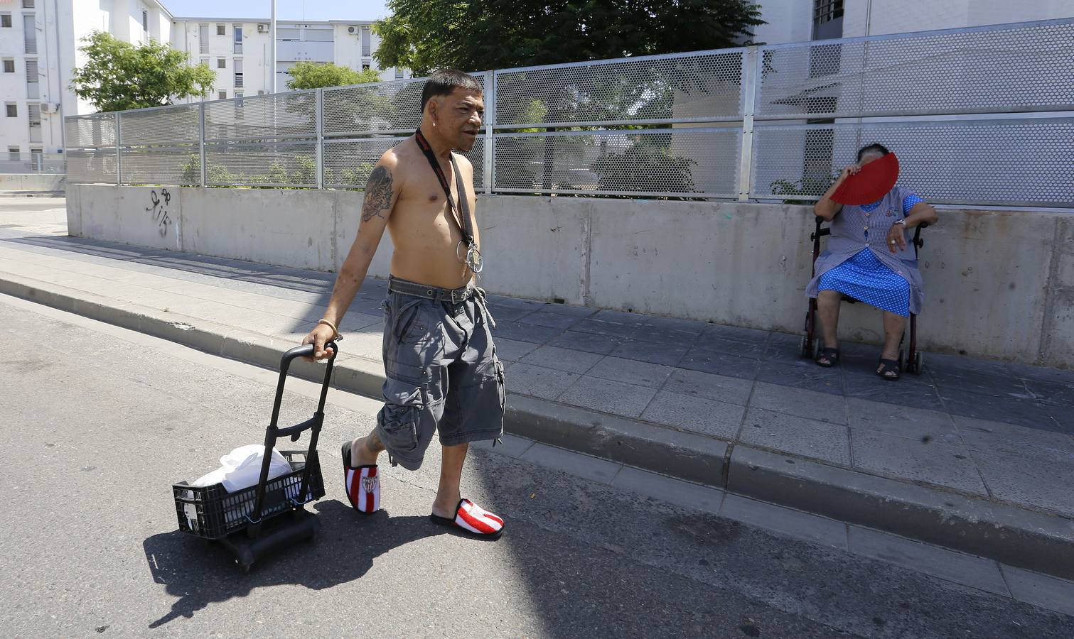 En imágenes, un día por el distrito Sur, el quinto barrio más pobre de España