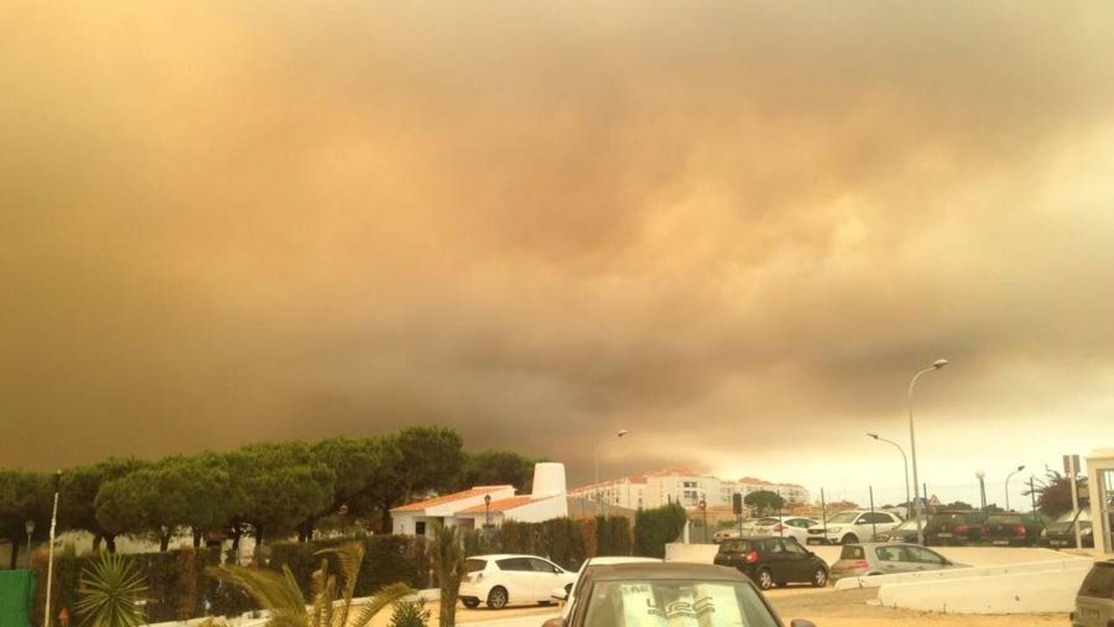 Las fotos del fuego desde Matalascañas