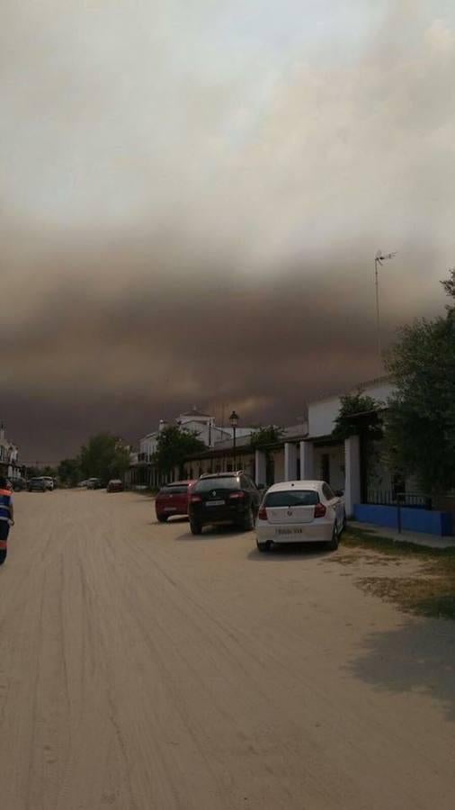 Nube de humo sobre Chipiona. 