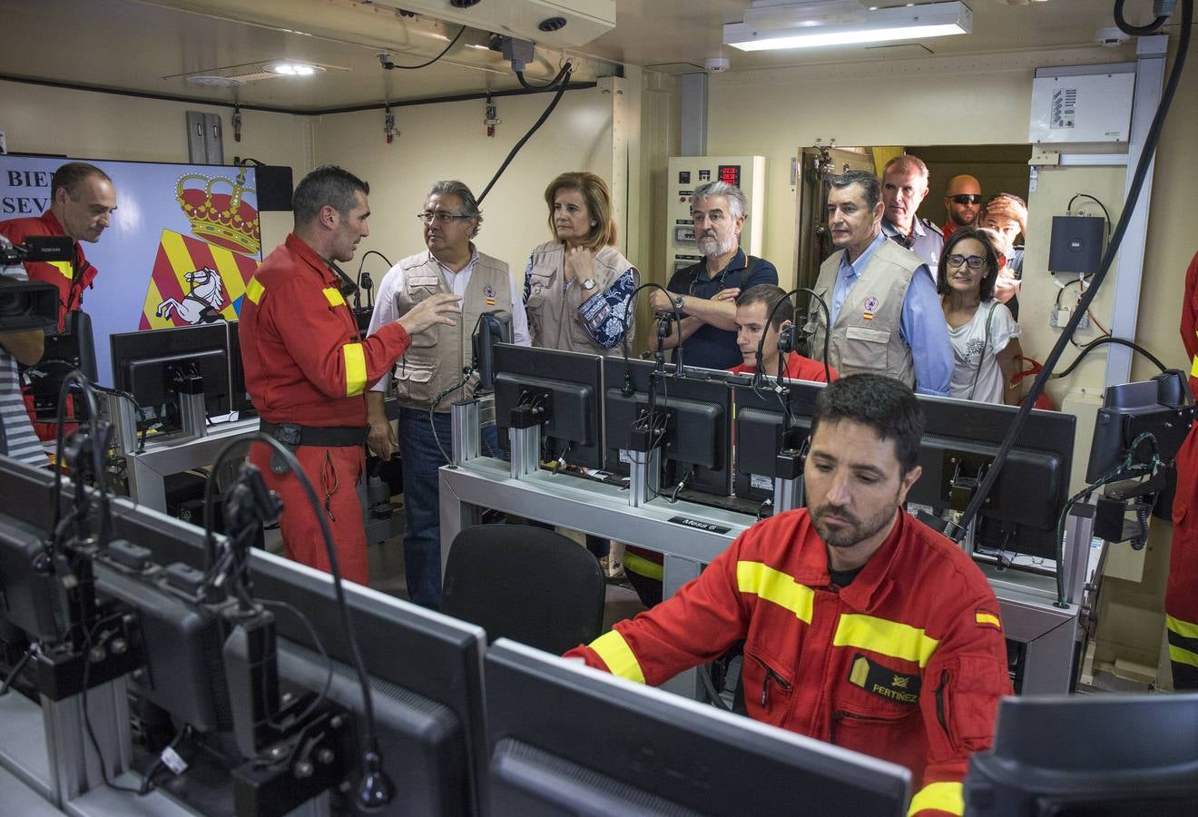 Las labores de extinción y lucha contra el incendio de Doñana, en imágenes