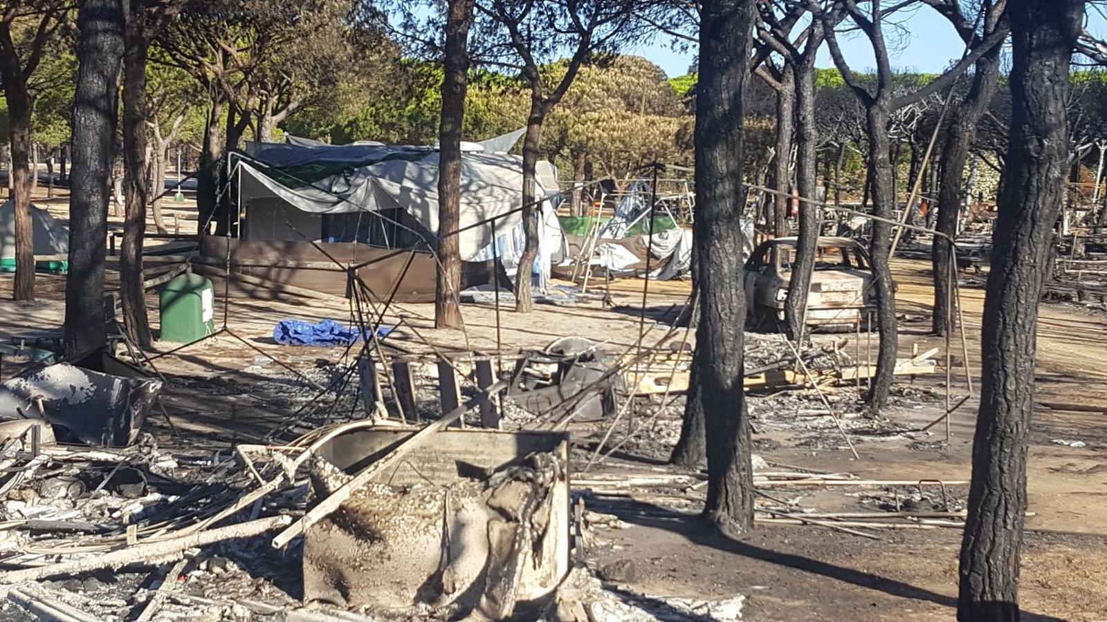 Así ha quedado el Camping Doñana tras el incendio originado en Moguer