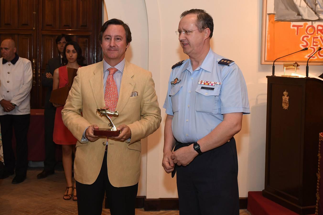 Entrega de trofeos de la Exhibición de Enganches de la Feria de Abril (I)