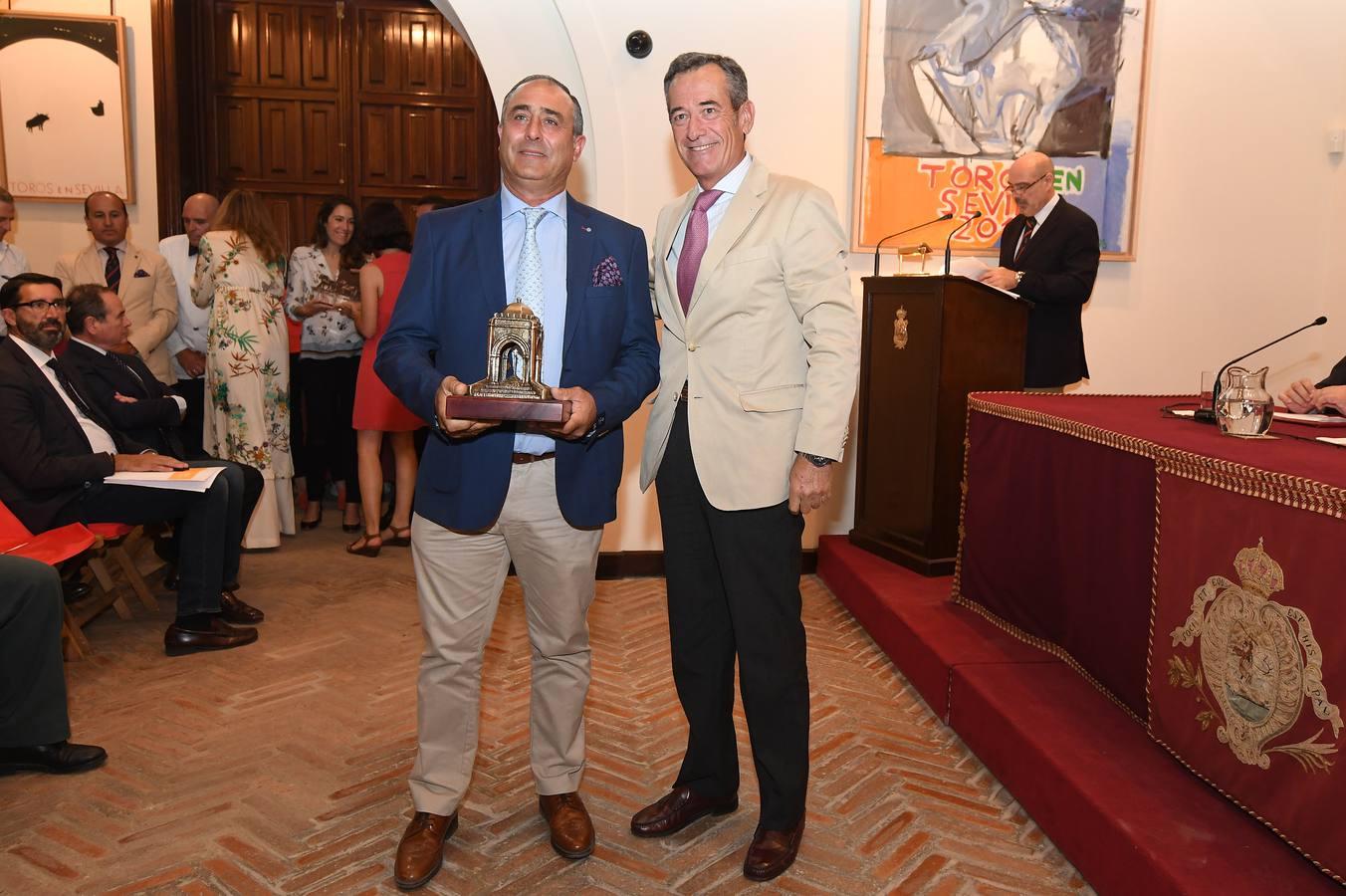 Entrega de trofeos de la Exhibición de Enganches de la Feria de Abril (I)