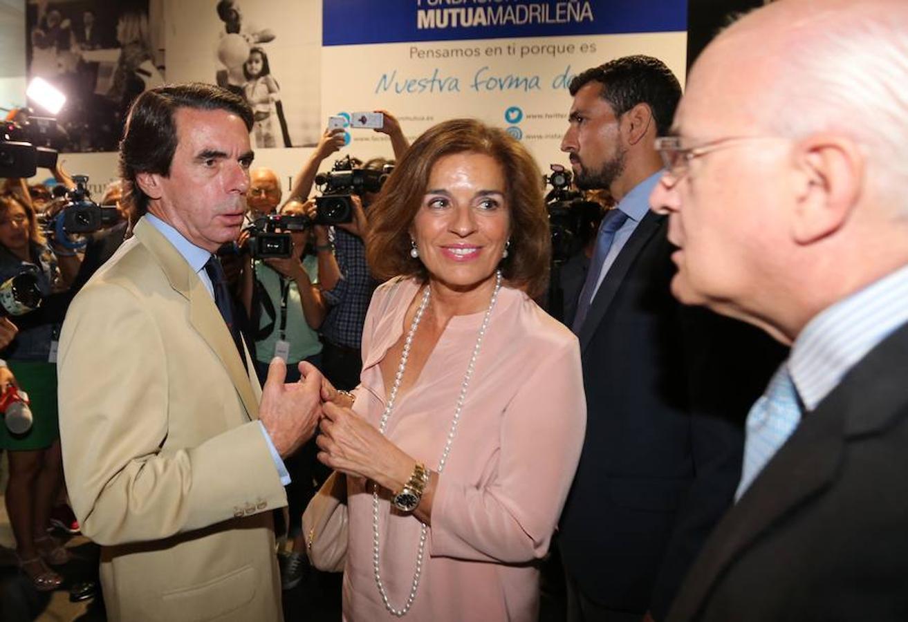 La exalcaldesa de Madrid, Ana Botella, acompañó a su marido, el expresidente José María Aznar, al foro «40 años de democracia» de Vocento